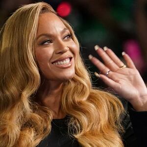 Singer Beyonce waves as she attends a campaign rally of Democratic presidential nominee U.S. Vice President Kamala Harris, in Houston, Texas, U.S., October 25, 2024. REUTERS/Kevin Lamarque