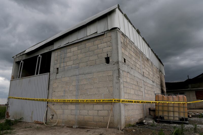 articles/2015/07/14/el-chapo-s-escape-was-27-years-in-the-making/150713-daly-el-chapo3-embed_hmy9ax