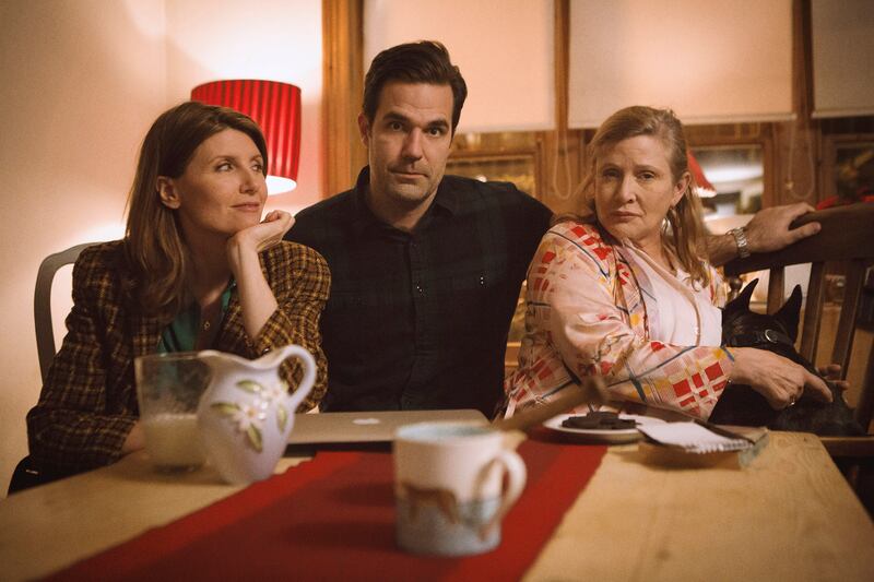 articles/2017/05/02/inside-carrie-fisher-s-heartbreaking-last-performance/170501-fallon-catastrophe-embed_lozwmz