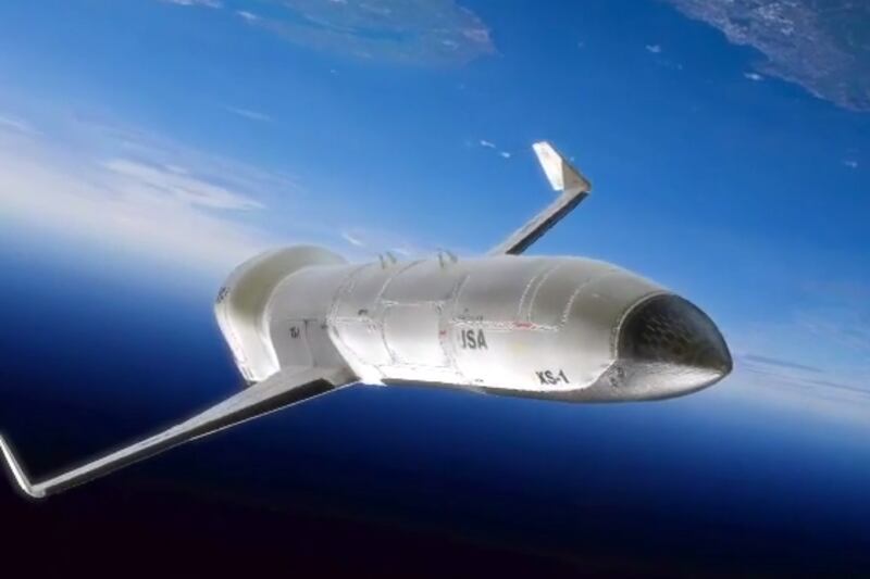 articles/2014/07/16/pentagon-enlists-jeff-bezos-and-richard-branson-to-design-a-space-plane/140715-majumdar-space-plane-tease_ilslql