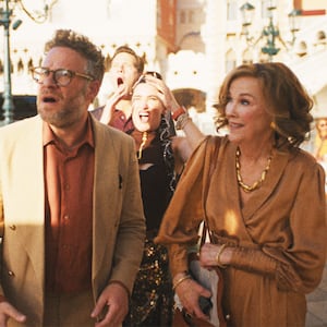 Seth Rogen and Catherine O’Hara in The Studio.