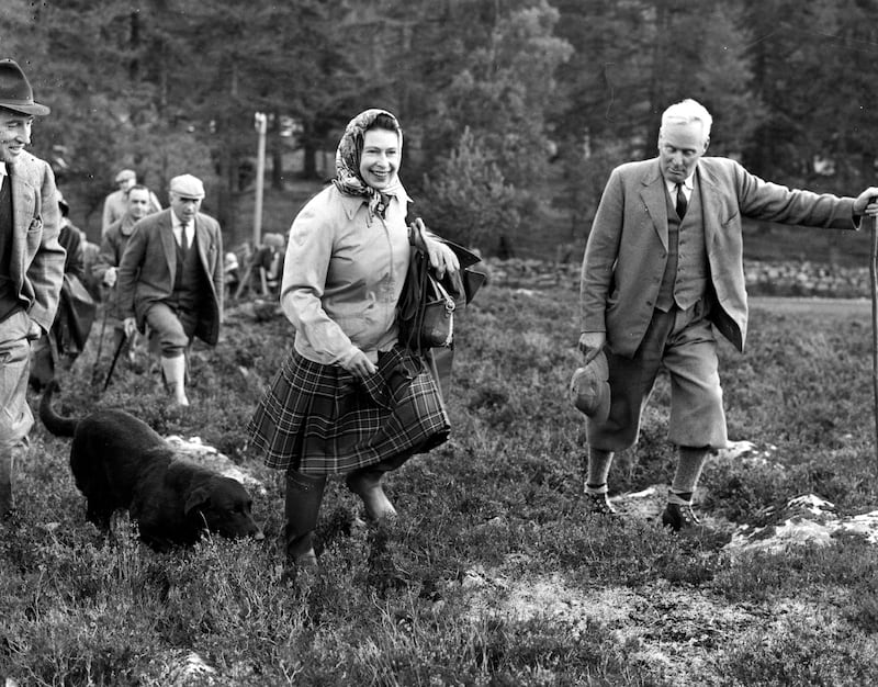 queen-elizabeth-ii-sixties-5_ivvr99