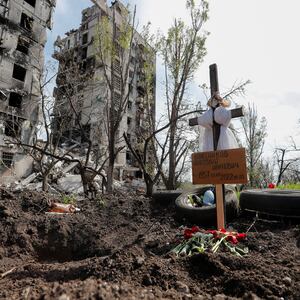 2022-05-03T204648Z_399820391_RC2NZT9J3GHP_RTRMADP_3_UKRAINE-CRISIS-MARIUPOL_nwxbvn