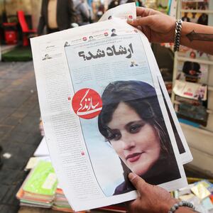 220926-iran-women-protest-tease_jqdo9m