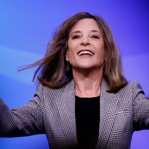 200103-jong-fast-marianne-williamson-tease_kahrsi