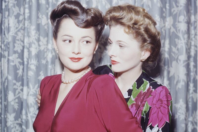 articles/2013/12/17/joan-fontaine-and-olivia-de-havilland-s-epic-sibling-rivalry/131216-goff-joan-fontaine-sibling-rivalry_vbctev
