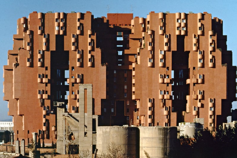 ricardo_bofill_taller_arquitectura_walden_sant_just_desvern_barcelona_spain_01_byewmx