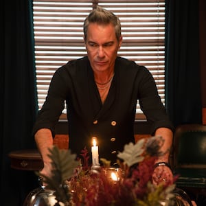 Eric McCormack (Hemmingway) in Hell Motel.