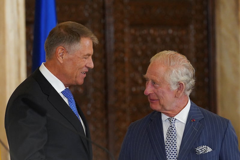 2023-06-02T143013Z_630177185_RC21B1AQ8B6W_RTRMADP_3_BRITAIN-ROYALS-ROMANIA_rfnvvu