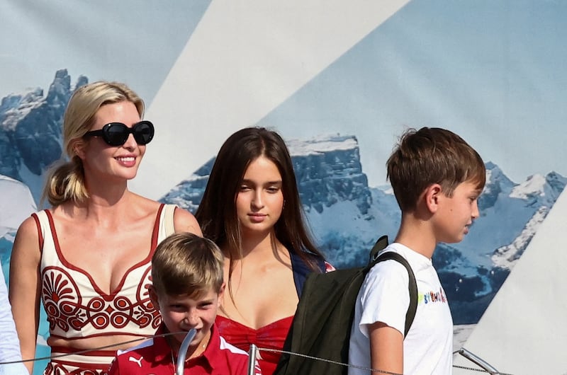 Ivanka Trump, President Trump’s daughter, with her children at the airport in Venice ahead of Bezos and Sánchez’s wedding.