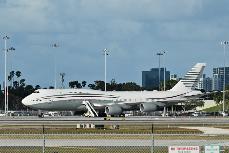 The Trump administration has accepted a luxury Boeing jet from the Qatari royal family for use as Air Force One, though renovations could exceed $1 billion and may not finish in time.