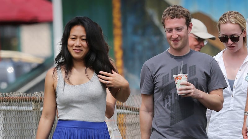 articles/2013/04/24/look-what-mark-zuckerberg-and-priscilla-chan-wore-on-their-hawaiian-vacation/130424-zuckerberg-chan-hawaii-tease_ao8dtk