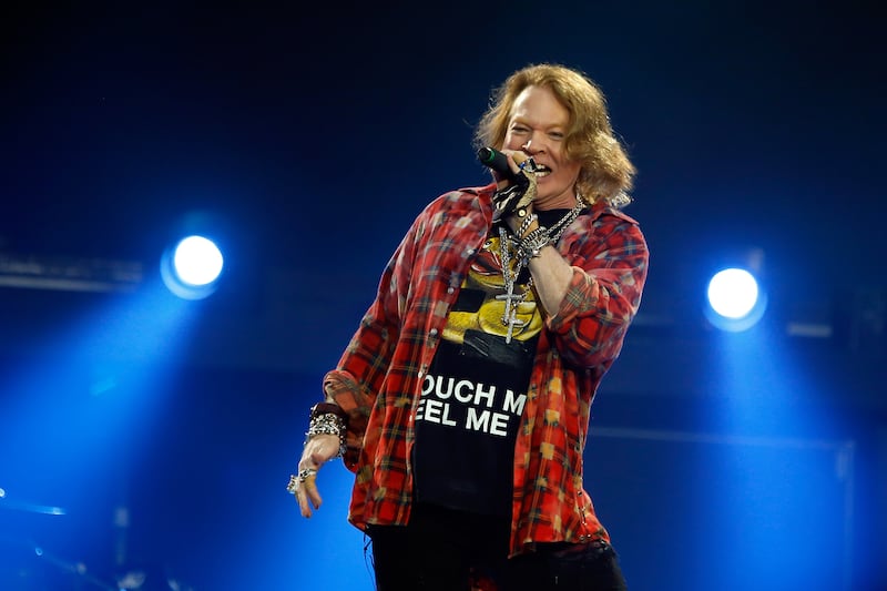 galleries/2016/06/08/axl-rose-wants-unflattering-pics-removed/160608-axel-rose3_pl4vmh