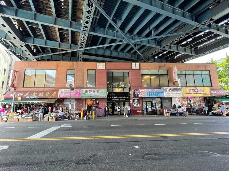 220609-east-broadway-mall-embed-9_mc8xno