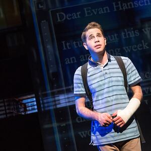 articles/2016/12/04/a-teen-suicide-electrifies-broadway-review-of-dear-evan-hansen/161204-teeman-dear-evan-hansen-tease_k6q2fq