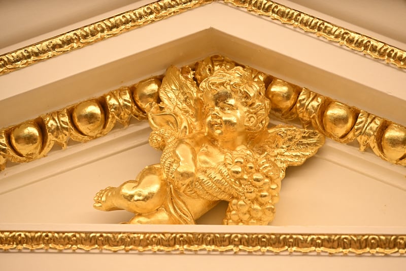A golden cherub in the White House has been criticized as lacking “crispness.”