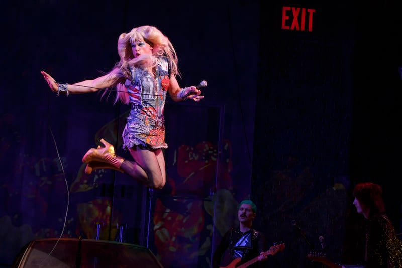articles/2014/12/04/michael-c-hall-on-going-drag-for-hedwig-and-the-angry-inch-and-exorcising-dexter/141203-stern-hedwig2-embed_tqtt1m