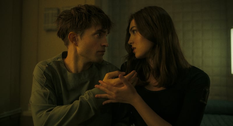 Robert Pattinson and Anamaria Vartolomei.