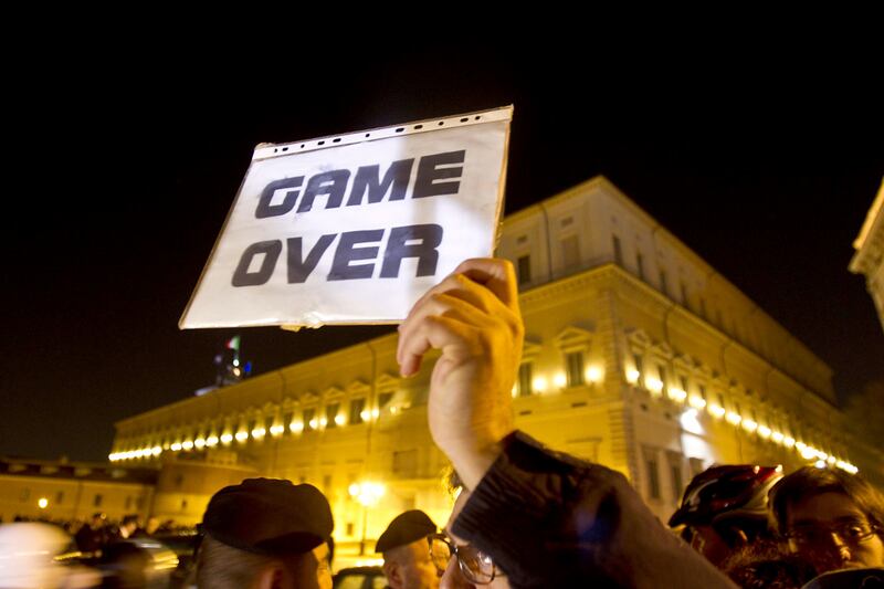 articles/2011/11/12/silvio-berlusconi-steps-down-protesters-celebrate-in-front-of-his-home/berlusconi-resigns-onscener-nadeau_eoqnbp