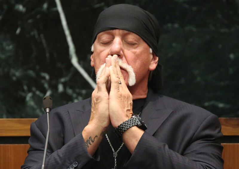 articles/2016/03/21/gawker-jury-twists-the-knife-25-million-more-to-hulk-hogan/160321-grove-gawker-jury-embed_n3zjpl