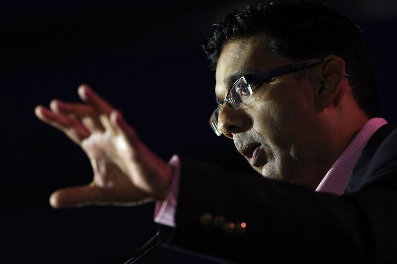 articles/2014/06/30/in-dinesh-d-souza-s-america-slavery-wasn-t-so-bad-but-hillary-and-barack-are-socialist-devils/140628-romano-dinesh-dsouza-tease_cwjqu8