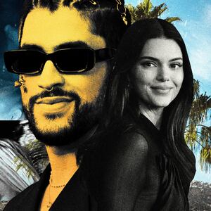 230417-Holmes-Coachella-tease_xdc69t