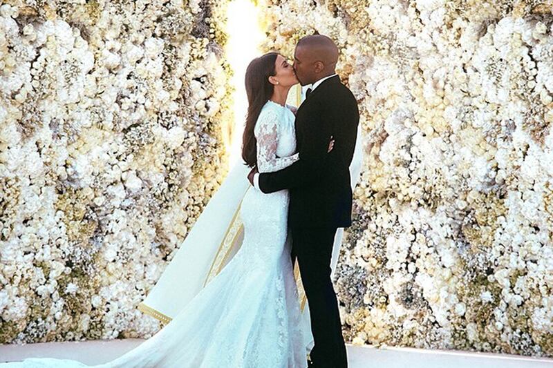 articles/2014/06/19/annie-leibovitz-responds-to-kanye-west-s-wedding-photo-allegations/140618-kanye-cheat_jrs6o6