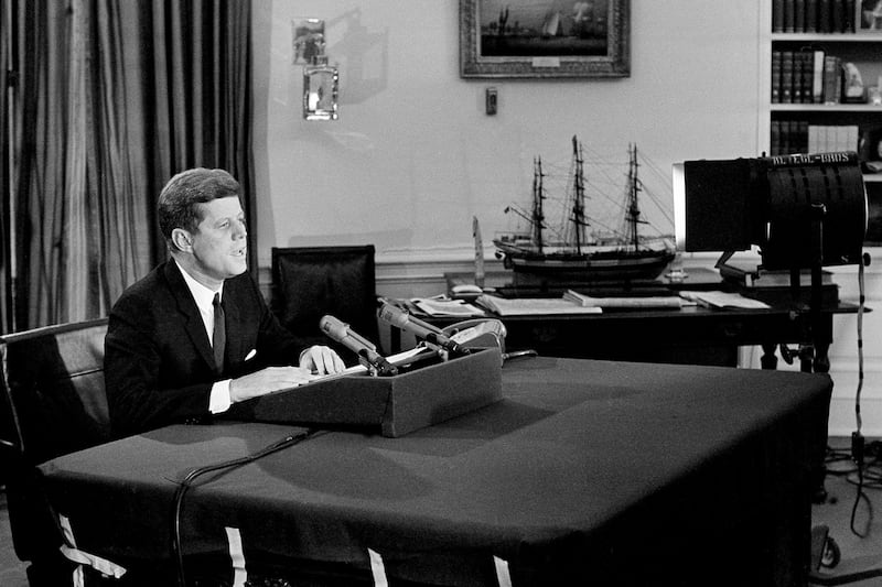 articles/2012/10/16/the-commander-in-chief-test-what-the-cuban-missile-crisis-tells-us-about-jfk/cuba-missle-crisis-tease_swrbio