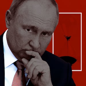 221217-nemstova-russia-putin-war-hero_gqwgoq