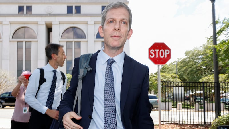David Oscar Markus, an attorney for Ghislaine Maxwell, talks with the media as he leaves the meeting his client had with Department of Justice officials at the Federal Courthouse in Tallahassee, U.S., July 24, 2025.  REUTERS/Colin Hackley