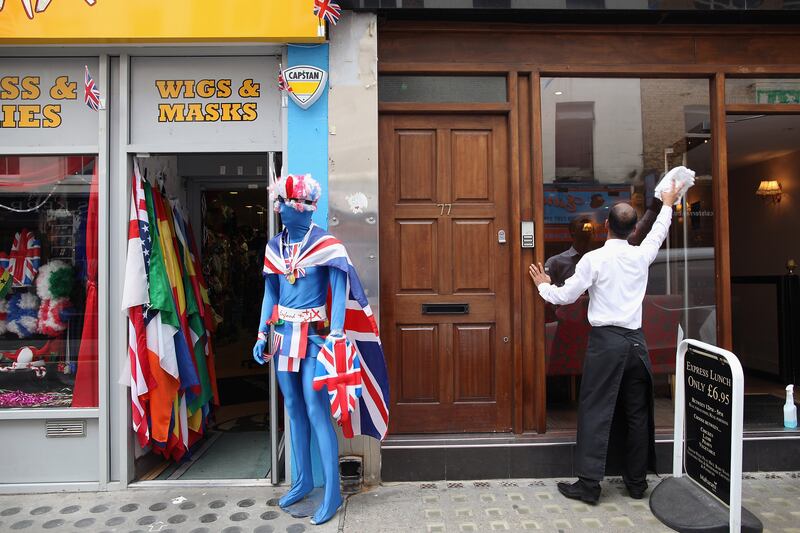 articles/2013/09/07/the-curse-of-the-olympics/130906-hines-olympics-tease-embed_elvzot