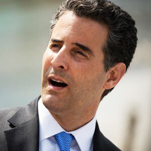 180522-Resnick-_Democrats_Try_to_Thread_the_Needle_on_Russia-hero_lacnyc