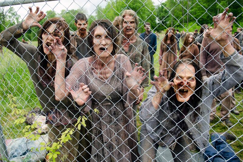 articles/2014/04/01/what-s-next-for-walking-dead-showrunner-scott-gimple-on-season-5-and-what-mary-s-grill-really-means/140331-walking-dead-gimple-leon-tease_vqbjrn
