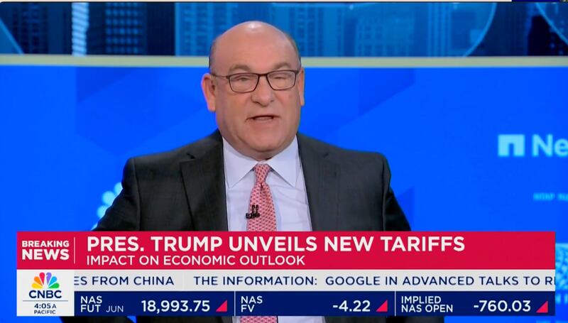 Senior economics reporter Steve Liesman pointed out that experts “had serious issues with how the president appeared to make up the tariff level.”