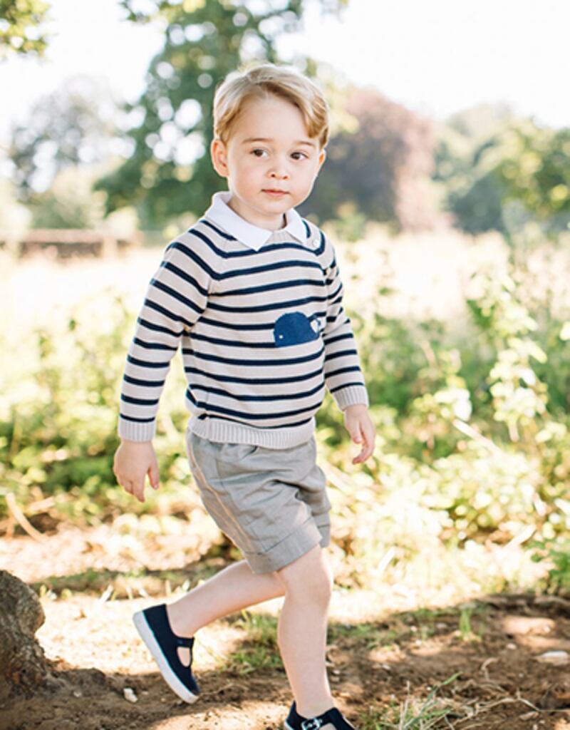 articles/2016/07/22/prince-george-gives-lupo-a-lick-of-ice-cream-as-kate-middleton-celebrates-his-third-birthday/george1.1_z2pbpl