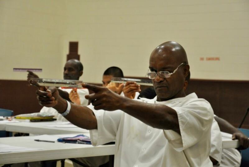 Ron_in_drawing_class_jldq1t