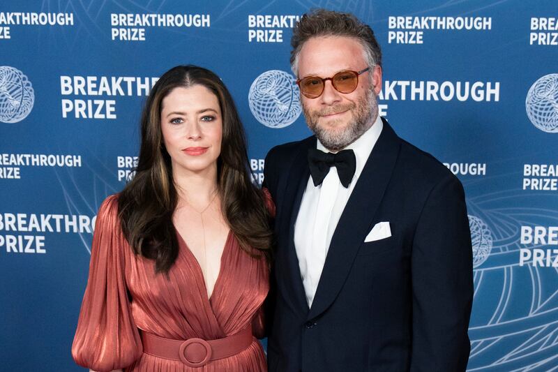 (L-R) Lauren Miller and Seth Rogen attend the 11th Breakthrough Prize Ceremony at Barker Hangar on April 05, 2025 in Santa Monica, California.