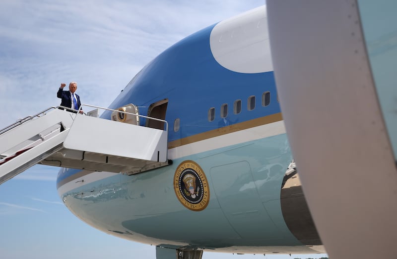 Trump boards Air Force One
