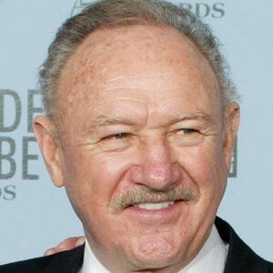 FILE PHOTO: Gene Hackman poses during the 60th annual Golden Globe Awards in Beverly Hills, California, U.S. January 19, 2003. REUTERS/Andy Clark/File Photo