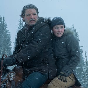Pedro Pascal and Kaitlyn Dever