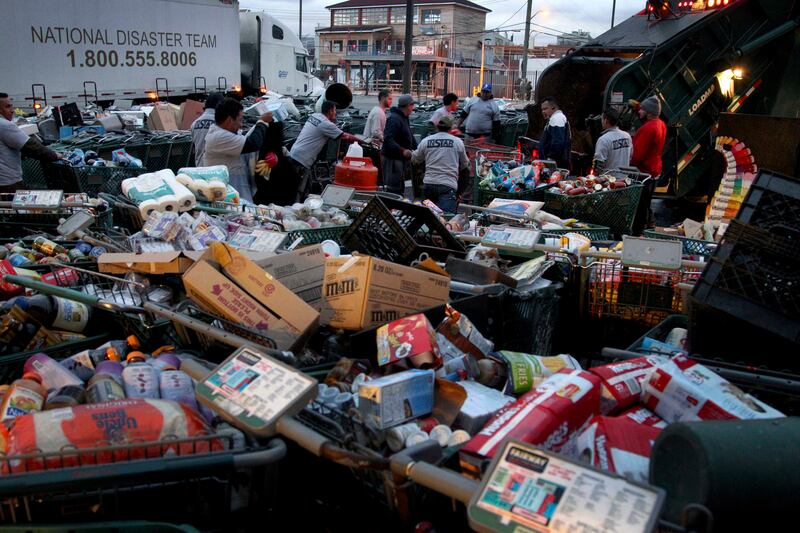 articles/2012/11/06/red-hook-still-crying-out-for-relief-in-sandy-s-wake/red-hook-disaster-yarrow_zewrei