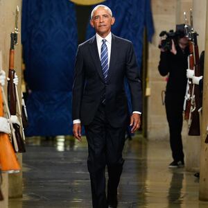 Former U.S. President Barack Obama arrives prior to the inauguration of  Donald Trump at the United States Capitol on January 20, 2025 in Washington, DC