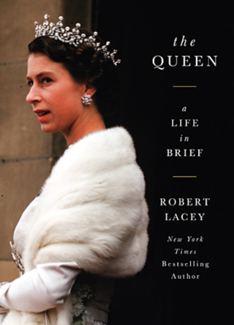 articles/2012/05/09/juiciest-bits-from-the-queen/the-queen-robert-lacey-cover_onxuoy
