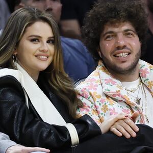 Los Angeles, CA - January 03: Actress Selena Gomez, left, and actor Benny Blanco during the first half of an NBA basketball game between the Los Angeles Lakers at Crypto.com Arena in Los Angeles Wednesday, Jan. 3, 2024.  (Allen J. Schaben / Los Angeles Times)