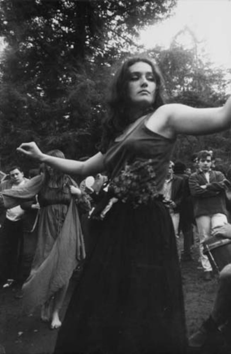 articles/2014/06/25/dennis-hopper-the-missing-years/140624-dennis-hopper-foreman-embed2_mcrszk