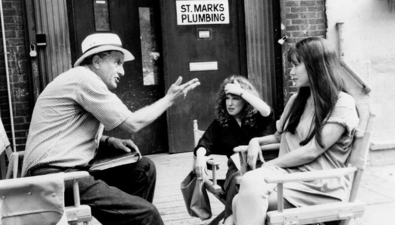 articles/2016/07/20/remembering-garry-marshall-a-titan-of-comedy-and-total-mensch/160719-stern-garry-marshall-embed-1_qj5xya