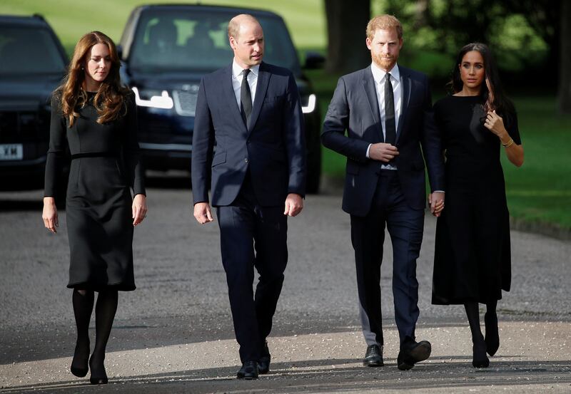 2022-09-10T183342Z_1842890310_RC2GEW9OUT3U_RTRMADP_3_BRITAIN-ROYALS-QUEEN_vvaips