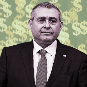 191114-Markay-PayDirt-Cellphones-Trump-Cash-Giuliani-Associate-FBI-Arrested-tease_y86ooz