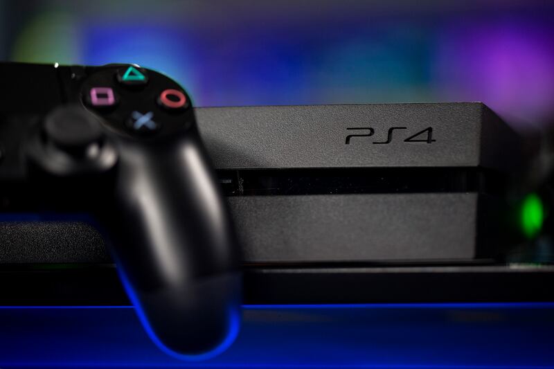 articles/2013/11/15/playstation-4-review-the-ps4-and-the-gorgeous-next-generation-of-gaming/131115-kubas-meyer-playstation4-embed2_xt4bui
