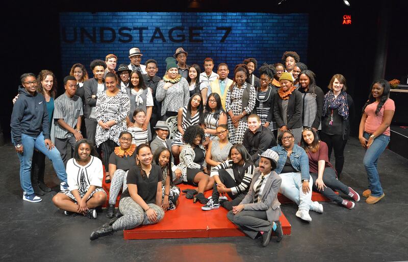 articles/2016/03/14/shakespeare-s-modern-lessons-for-new-york-schoolkids/160313-silverman-shakespeare-schools-embed_kmy8zv